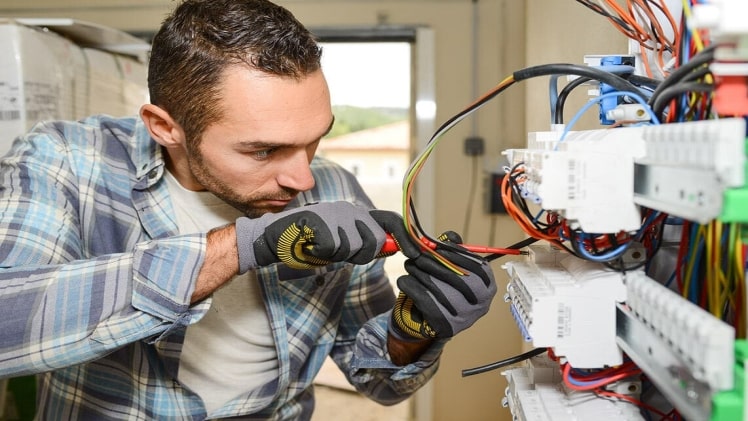 Human electric company. Benefits of hiring a professional Electrician.